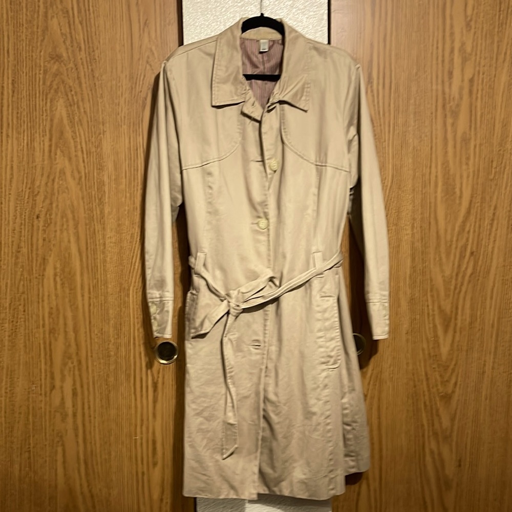 Old navy trench coat 🧥